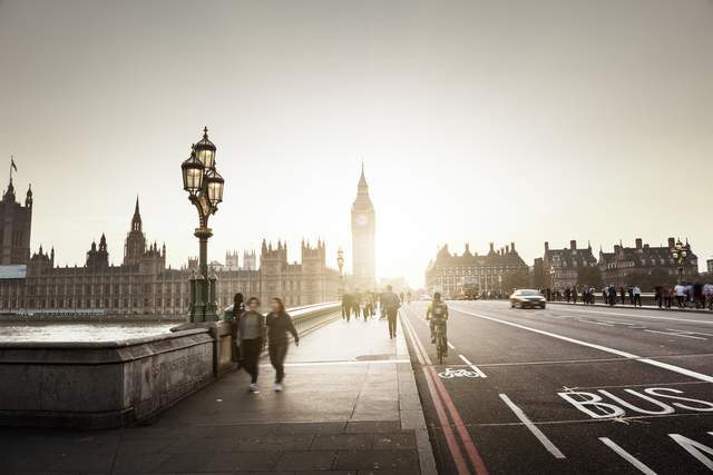 150亿英镑裂痕！英国财政债钟继续爆表