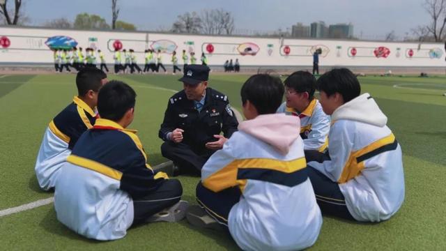 豫警好榜样丨张伟：穿警服的“孩子王”