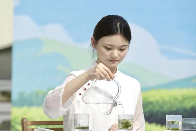 “我为家乡代言”网络直播助农活动在信阳启动