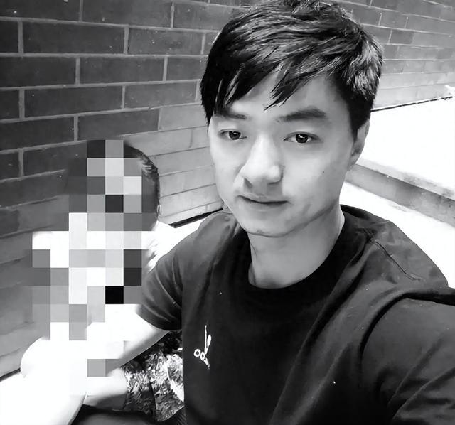 11岁女儿成患癌爸爸生命最后执念，苦撑至女儿放学才闭目