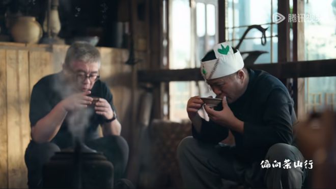 喝奶茶的年轻人，腻了？