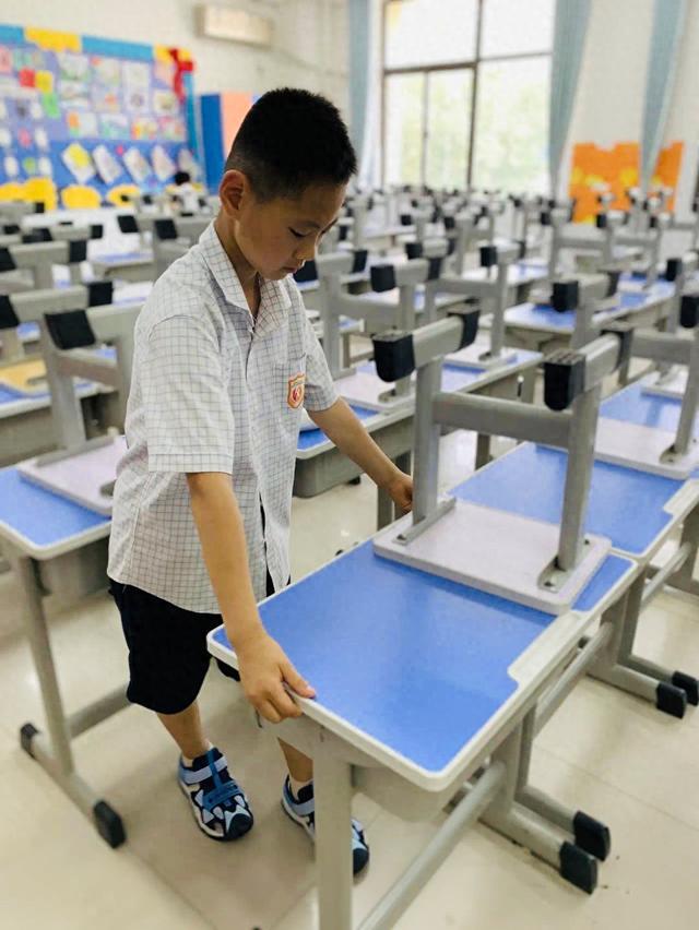 二七区兴华小学教育集团：校园有我更洁净 劳动教育放光彩