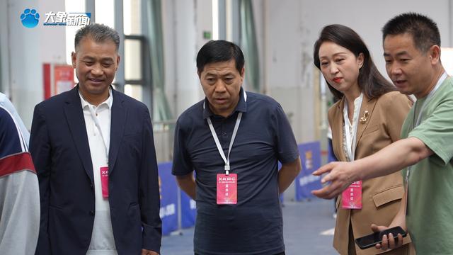 新乡：共赴机器人竞赛之约 1500+编程达人尽展所能