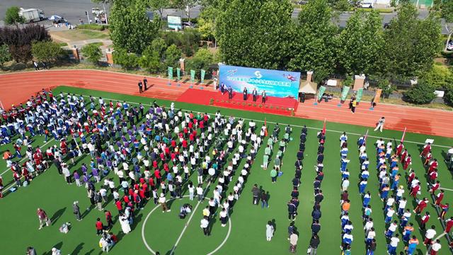 2025年安阳市中小学生科技体育竞赛激情开赛