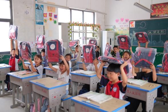 平安相伴 筑梦未来 | 平安人寿河南分公司回访希望小学
