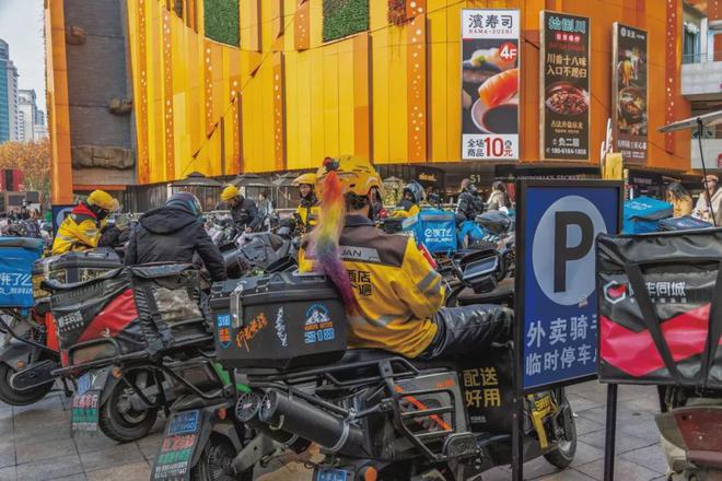 打工人要个双休，怎么这么难