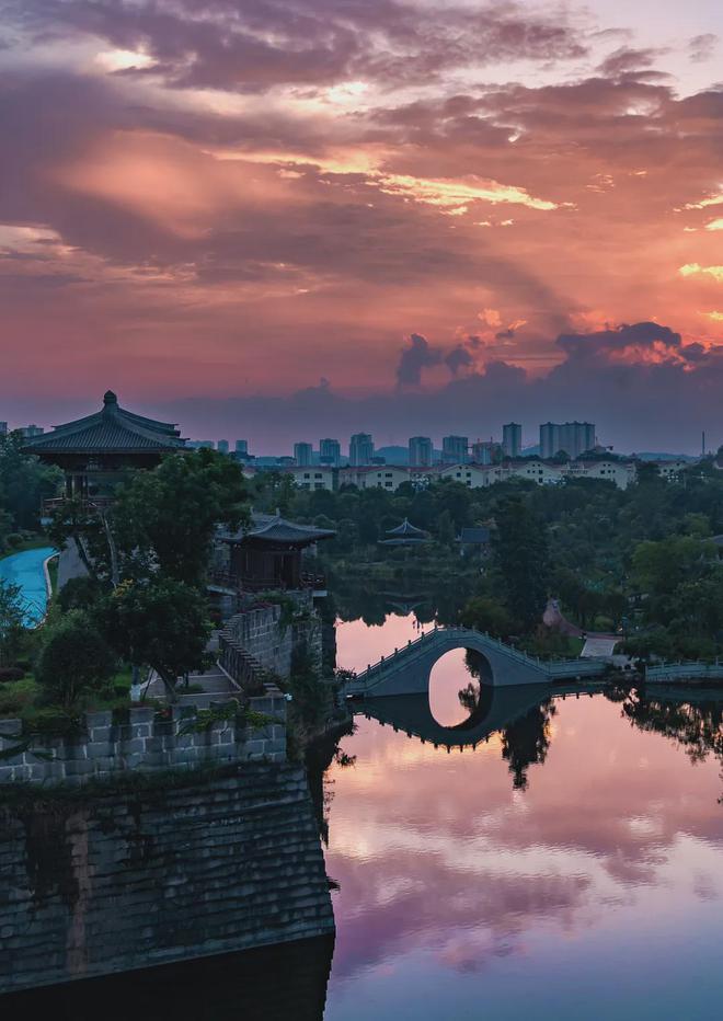 五一最火小城，靠卤鹅出圈