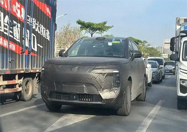 脱胎换骨的腾势 N8 来了：小号 N9 造型 + 超强动力，剑指理想 L8？
