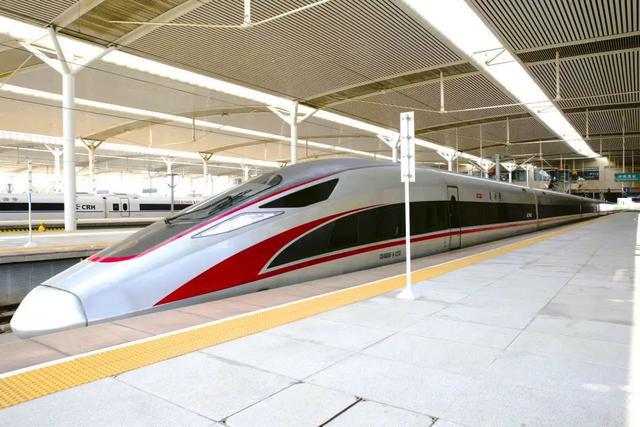 网友偶遇“0000”次复兴号，这是啥车？