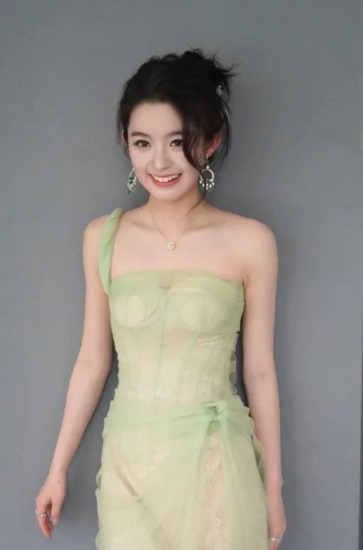 黄杨钿甜主演的多部剧将播出，制片人张萌回应网友