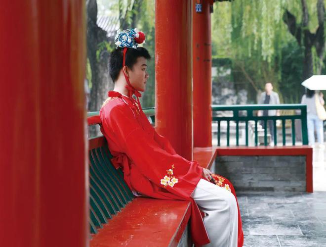坏了，《红楼梦》也能搞抽象了