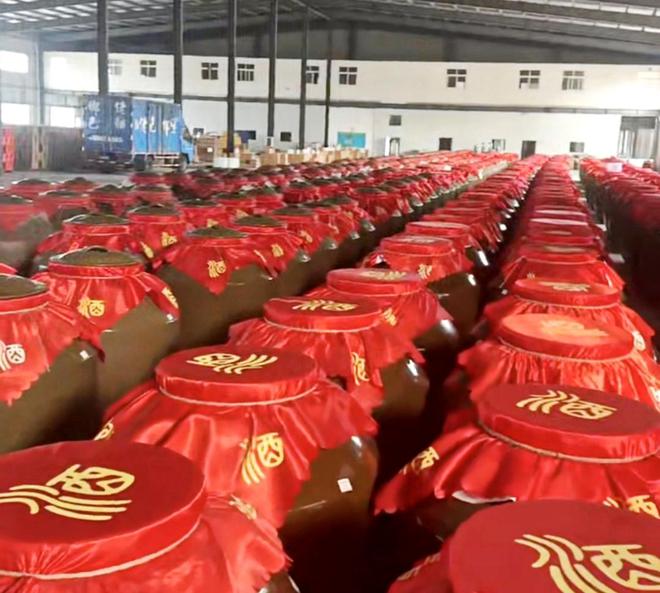 实探白酒调整周期下的茅台镇：大订单少了，“酒二代”笃信酱酒价值一直都在