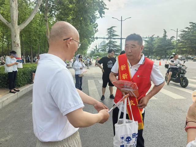 一扇一水总关情 新交通驾培连续12年助力高考