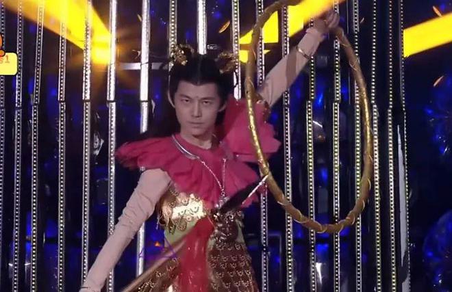 杨坤破防后，山寨明星更火了