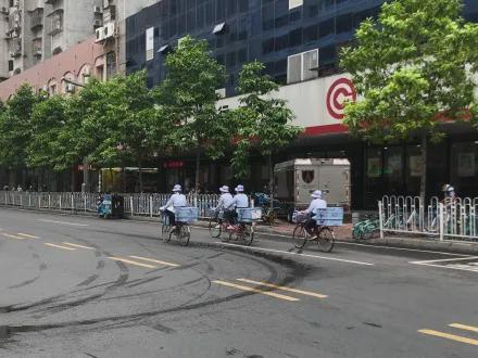 全网热议的“妈妈岗”，我不敢说羡慕