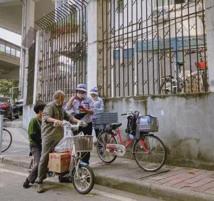 全网热议的“妈妈岗”，我不敢说羡慕