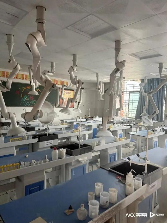 化学实验课因酒精外洒被点燃，致6名学生烧伤！伤情较重女生已植皮3次，多方回应