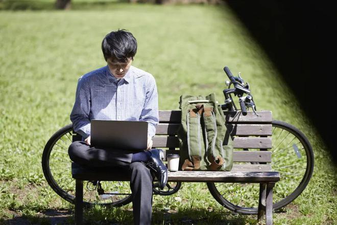 大学里的水课，为什么都长一个样