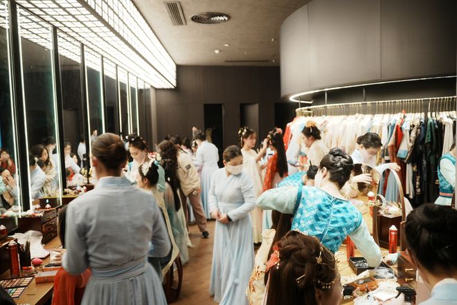 人均500块的宫廷饭爆火，从不坑穷人