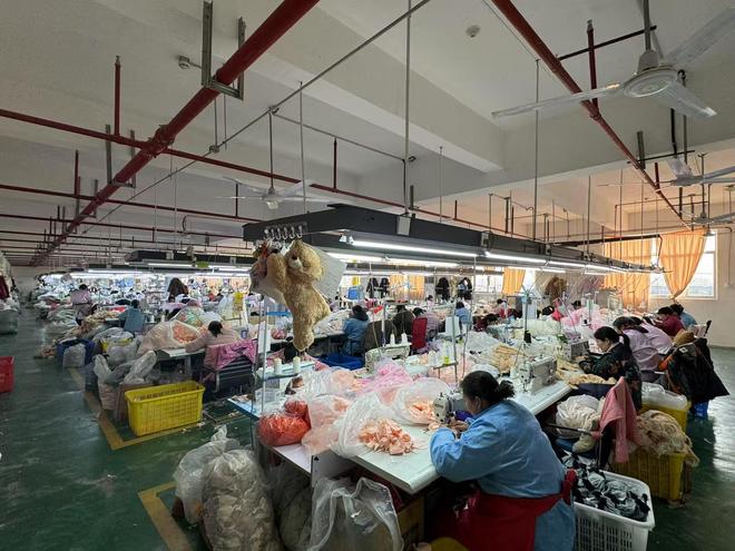 卖得比汉堡包贵，麦当劳们开始抢Jellycat的生意？有毛绒玩具工厂加班到凌晨赶货