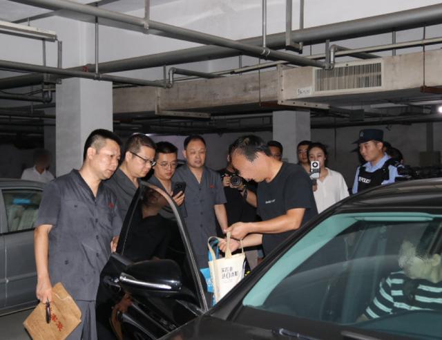 直播镜头下的执行风暴：一场民主监督与司法透明的双向奔赴