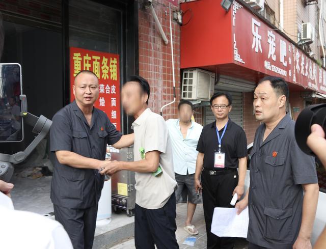 直播镜头下的执行风暴：一场民主监督与司法透明的双向奔赴