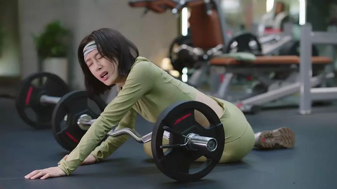 好不容易955的新中产，在健身房卷起来了