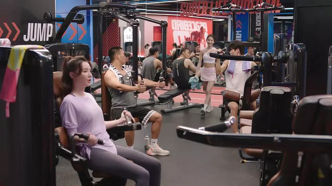 好不容易955的新中产，在健身房卷起来了