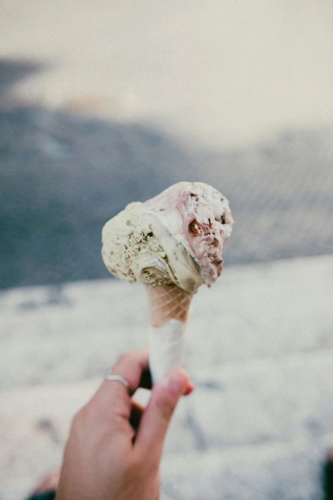 最热夏天，高价雪糕却卖不动了
