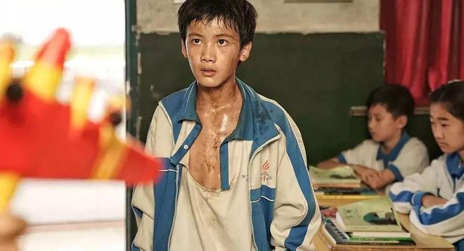 被小学生作业累麻了，家长也想减负