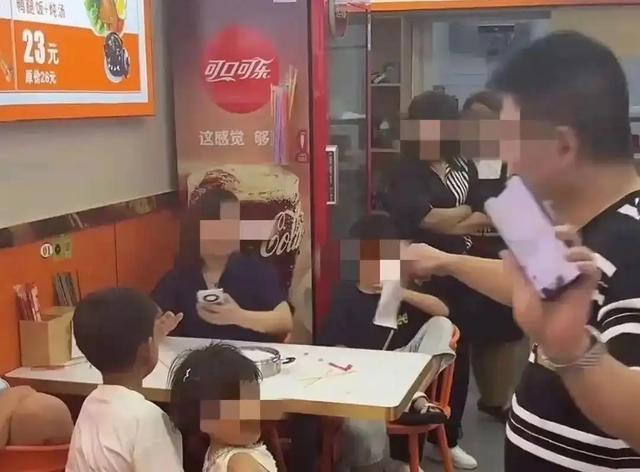 3 女带4孩续面事件后续：违反和解协议将起诉面馆老板
