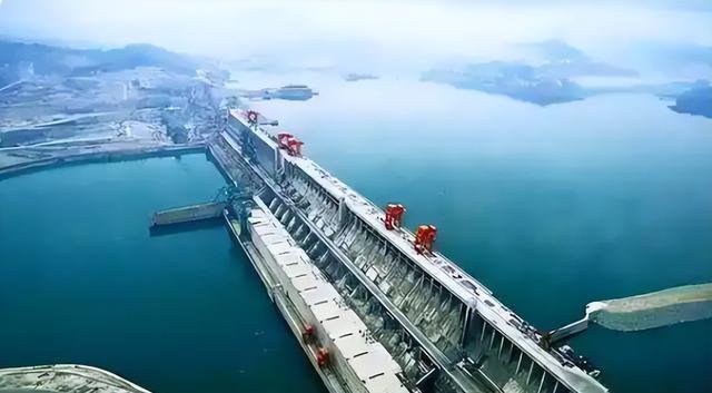 1.2 万亿后，又一 4000 亿超级工程落地，西藏新疆将迎来巨变