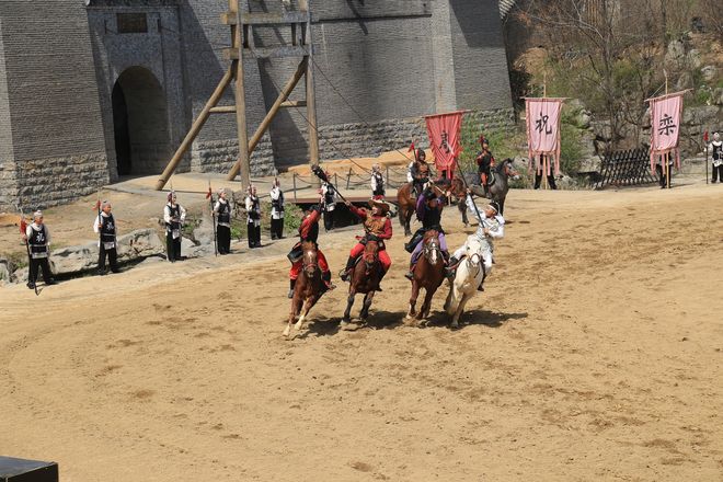跟风去河南，花80元在中式乐园玩疯了
