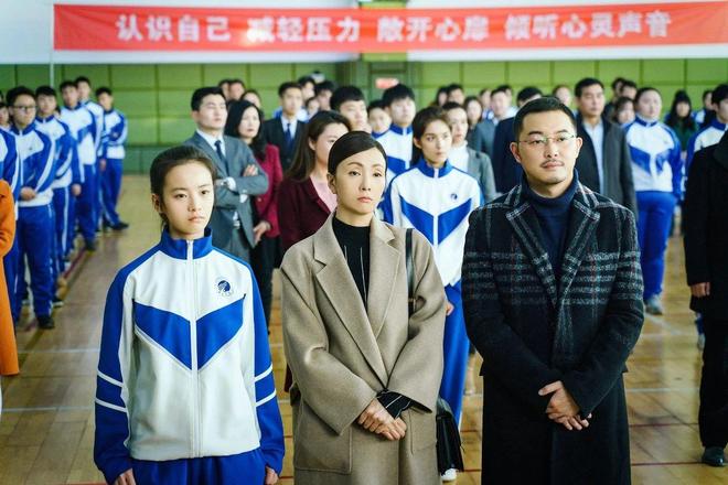 从高考写到就业，这部现象级小说看哭了东亚父母