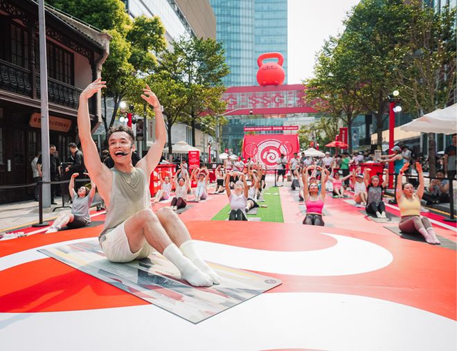 贾玲领衔热汗挑战，lululemon“夏日乐挑战”上海站热力登场