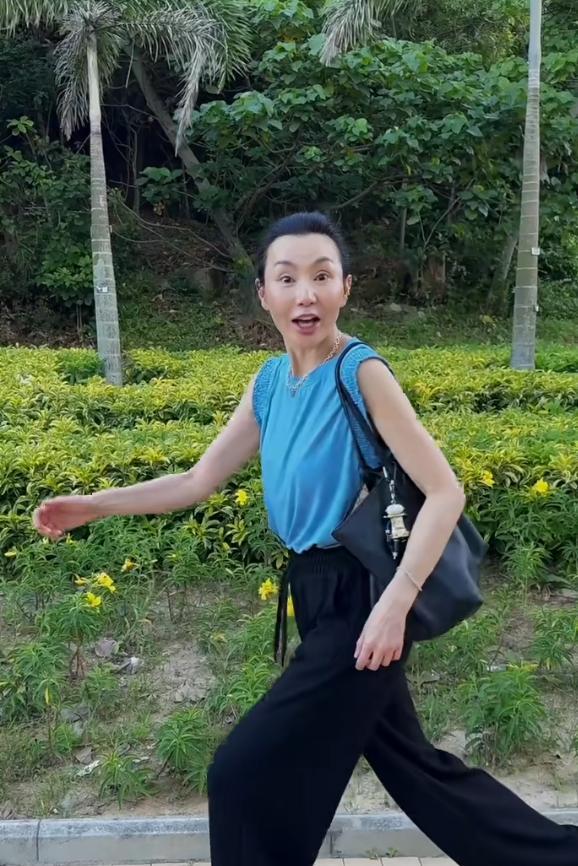 60岁张曼玉入驻小红书，3小时涨粉超16万