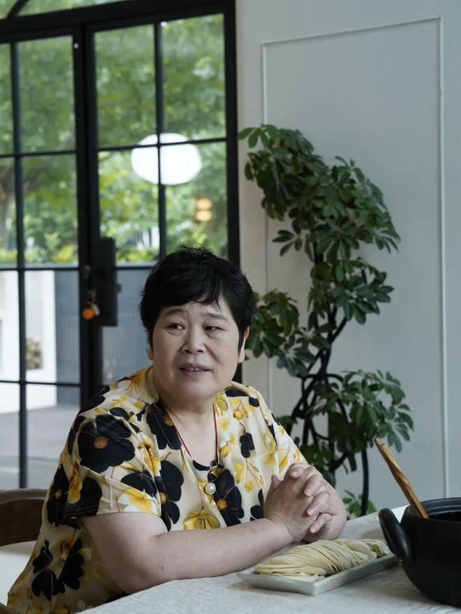 房主任：我是没有退路，才努力爬上岸的