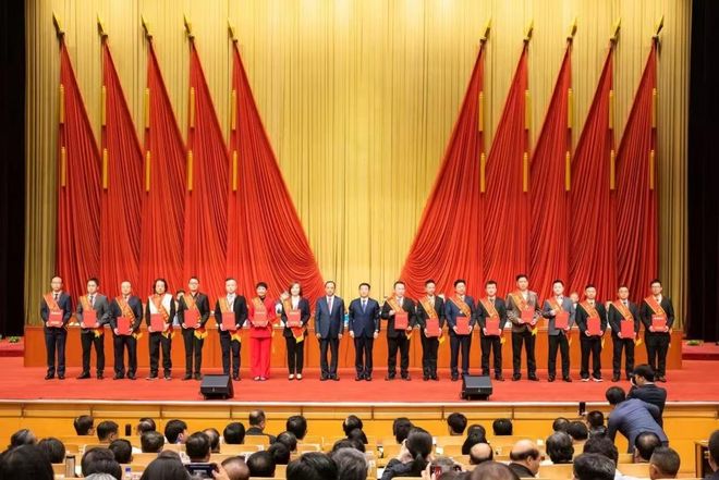 劳模科学家陈敏珊带队突围！薇美姿舒客引领口腔美护革命