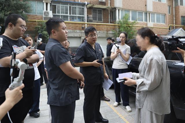 南阳卧龙区法院：硬核执法引50万网友围观，比追剧还燃！